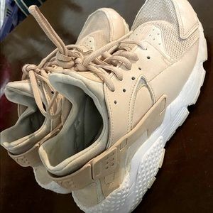 Light Pink Nike Huaraches